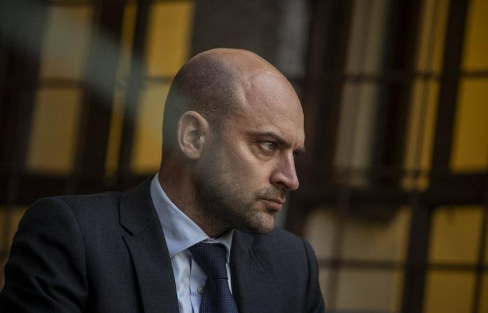 وزير الخارجية الفرنسي: الهجمات الإسرائيلية على لبنان «غير مقبولة» | عيون الجزيرة