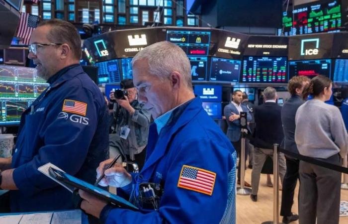 «وول ستريت» تتباين وسط حذر المستثمرين من هشاشة الهدنة