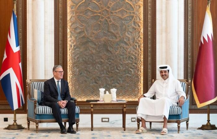 أخبار قطر | سمو الأمير ورئيس الوزراء البريطاني يبحثان تطورات الأوضاع الإقليمية والدولية | عيون الجزيرة قطر