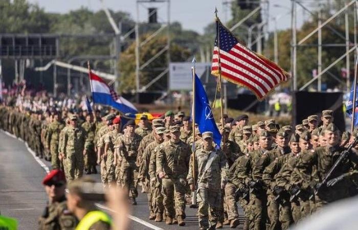 ترامب يبحث سحب بعض القوات الأمريكية من أوروبا