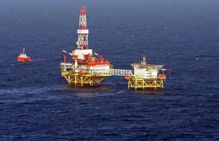 منتجو الشرق الأوسط يستعدون لاستئناف تصدير النفط عبر هرمز