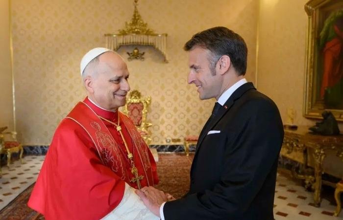 الفاتيكان يشهد أول لقاء بين ماكرون والبابا ليو | عيون الجزيرة
