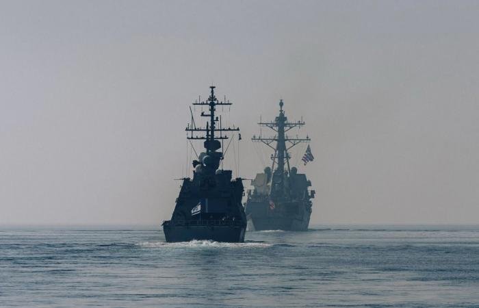 أخبار قطر | القيادة المركزية الأمريكية تكشف حقيقة عبور مدمرتان "مضيق هرمز" | عيون الجزيرة قطر