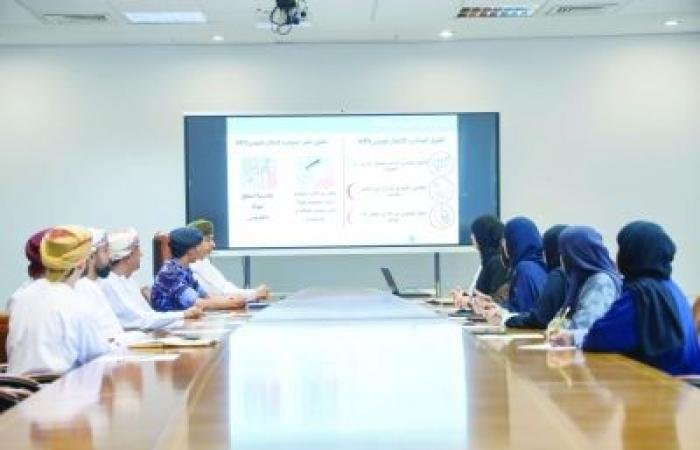 أخبار سلطنة عمان | صحية مسقط تناقش برامج التطعيم والتجمعات الصحية وفحص ما قبل الزواج | عيون الجزيرة الاخبارية عمان
