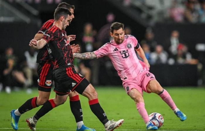 الرياضة الان | رونالدو يسجل ويبتعد في الصدارة.. وميسي يتعثر مجدداً | عيون الجزيرة الرياضي