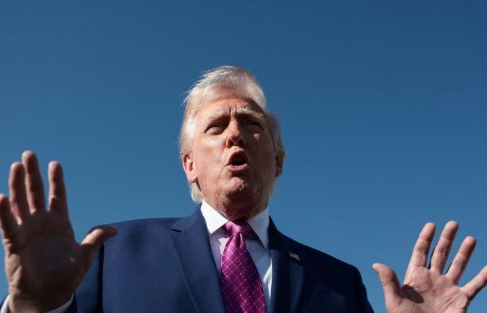 الرئيس الأميركي: سنفرض رسوماً جمركية على الصين بقيمة 50 بالمئة إذا ثبت قيامها بتزويد إيران بالأسلحة | عيون الجزيرة