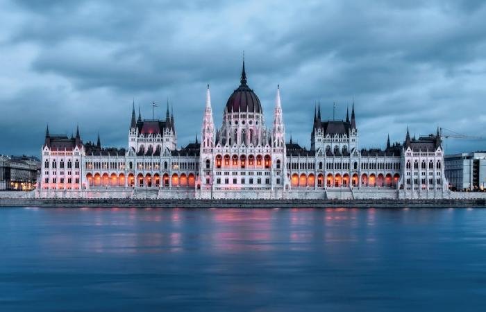 حزب ماجار يحصل على أغلبية الثلثين في البرلمان المجري | عيون الجزيرة