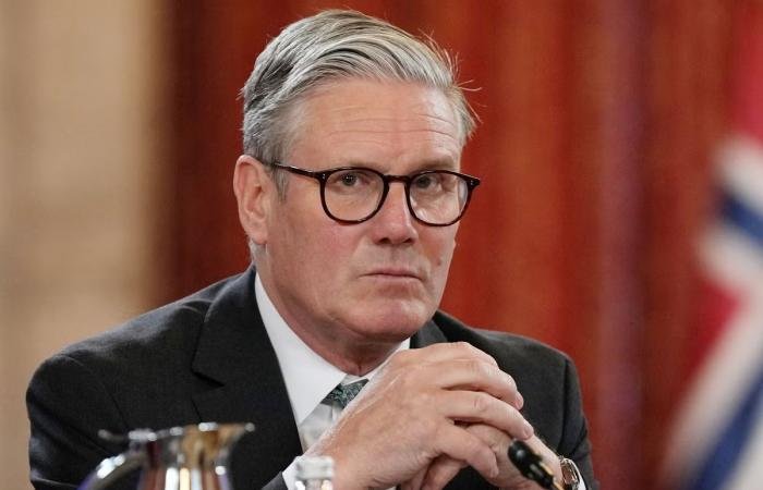 رئيس وزراء بريطانيا يرفض دعم الحصار الأميركي لمضيق هرمز | عيون الجزيرة