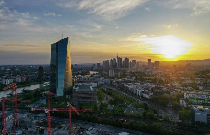 الاتحاد الأوروبي يزيد دعم الوقود لمواجهة ارتفاع أسعار النفط