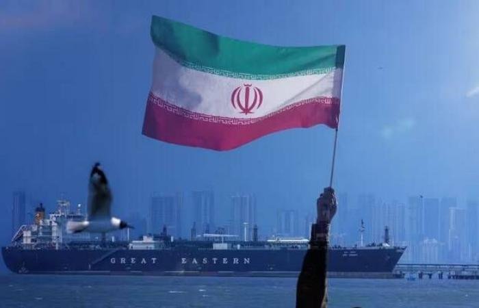 تراجع حركة الملاحة في الموانئ الإيرانية وسط الحصار الأمريكي