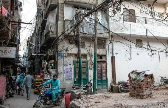 باكستان تقرر قطع الكهرباء ساعتين يومياً لمواجهة أزمة الطاقة