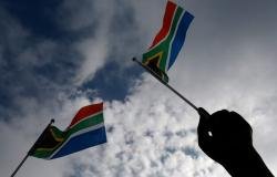 جنوب أفريقيا تًعلن القائم بالأعمال الإسرائيلي شخصا غير مرغوب فيه | عيون الجزيرة