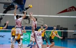 الرياضة الان | «التداوي» يواصل تألقه في طائرة ند الشبا | عيون الجزيرة الرياضي