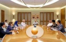 أخبار سلطنة عمان | وزير الخارجية يستعرض الجهود الدبلوماسية لاحتواء التصعيد الإقليمي مع سفراء دول «آسيان» | عيون الجزيرة الاخبارية عمان