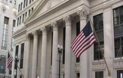 محضر «المركزي» الأمريكي يظهر استعداداً لرفع الفائدة