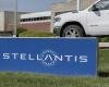 أسهم "ستيلانتيس" تتراجع 20% بعد توقعها خسائر بـ26 مليار دولار