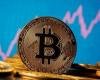 بيتكوين تتجه لأسوأ تراجع شهري منذ 2022