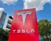 «تيسلا» تتيح الشحن السريع مجاناً في الإمارات ودول «التعاون»