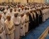 أخبار سلطنة عمان | محافظ جنوب الشرقية يؤدي صلاة عيد الفطر المبارك | عيون الجزيرة الاخبارية عمان