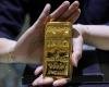 الذهب يواصل الصعود مدعومًا بتراجع أسعار النفط وآمال خفض الفائدة
