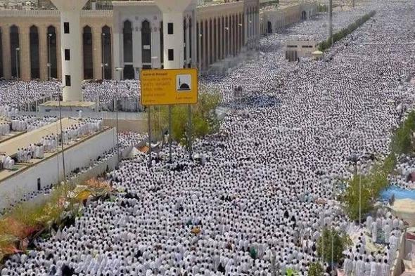 وزير الشؤون الإسلامية يدشن مشروع مظلات الساحة الخلفية بمسجد نمرة